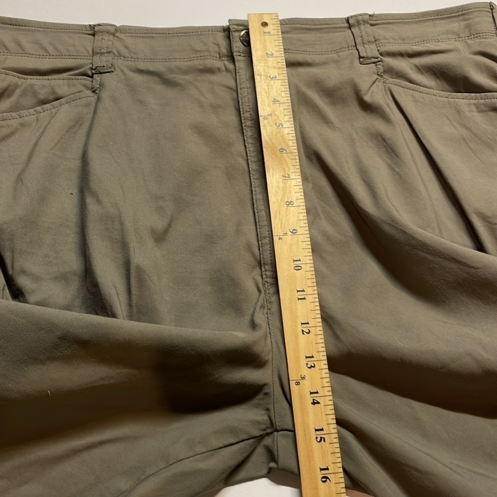 Wrangler men’s dark taupe cargo shorts size 42 - Picture 8 of 9